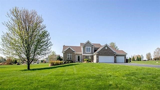 1st image of 207 Brooke Ln