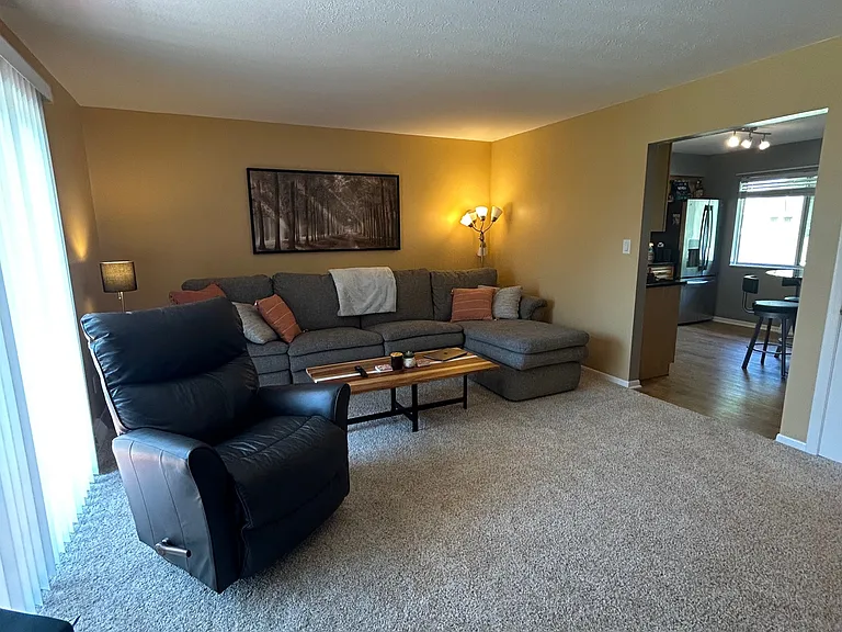 4579 Provens Dr — Photo 8
