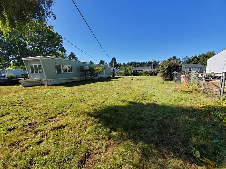 2440 Dodane Ave — Photo 16