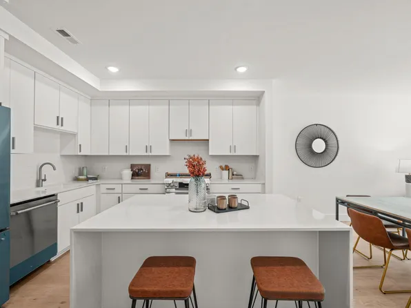 29 Enterprise St #305, Raleigh, NC 27607