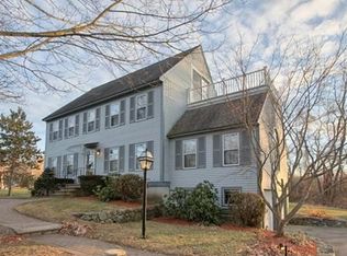 4 Merrimack River Rd, Groveland, MA 01834