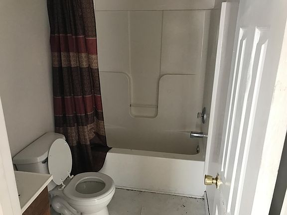 5th image of 200 E King St #11437287