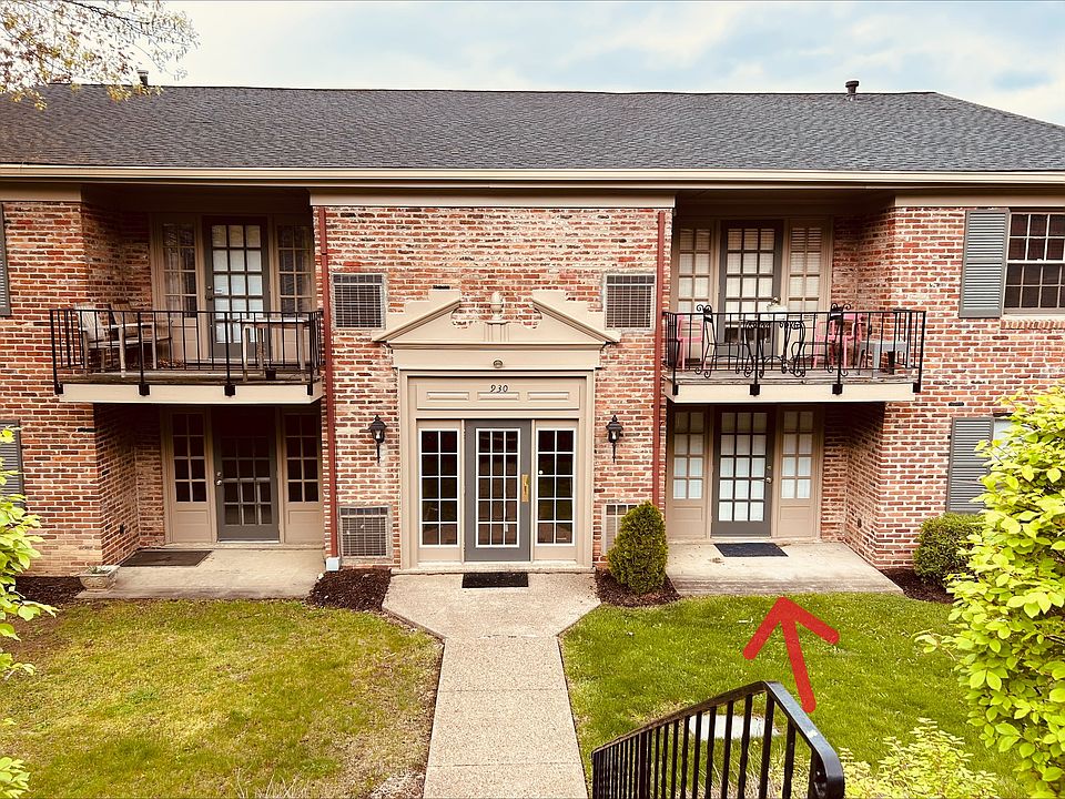 Front of Building (Unit indicated by arrow)