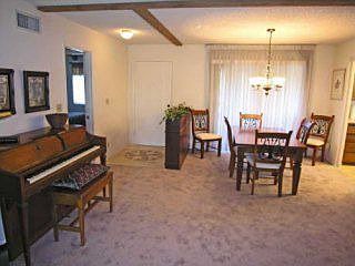 3rd image of 916 Knoll Vista Dr