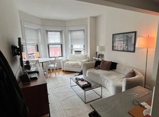 289 Newbury St APT 5, Boston, MA 02115