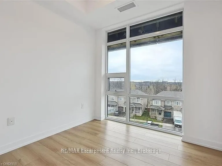 470 Dundas St E #423 — Photo 14