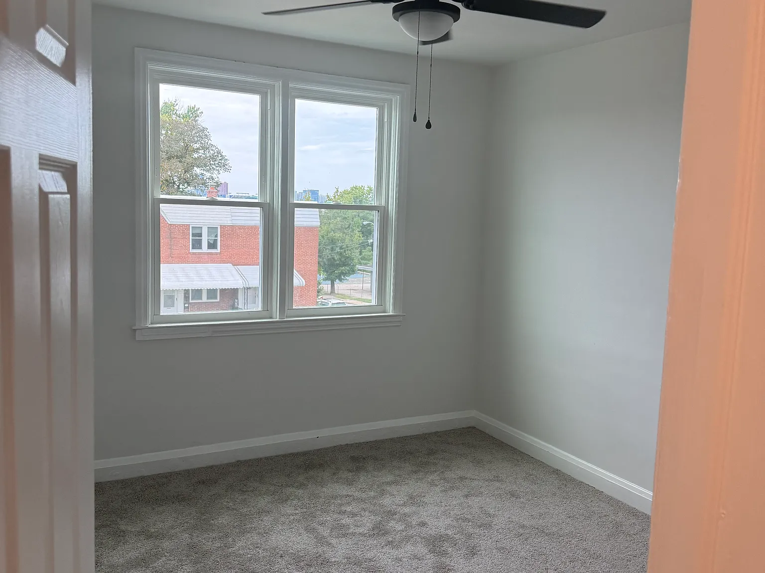 2050 Grinnalds Ave — Photo 4