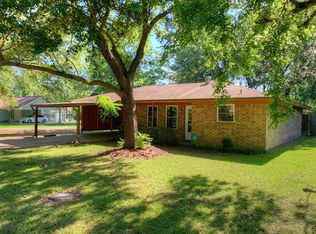 101 Arkansas St, Huntington, TX 75949