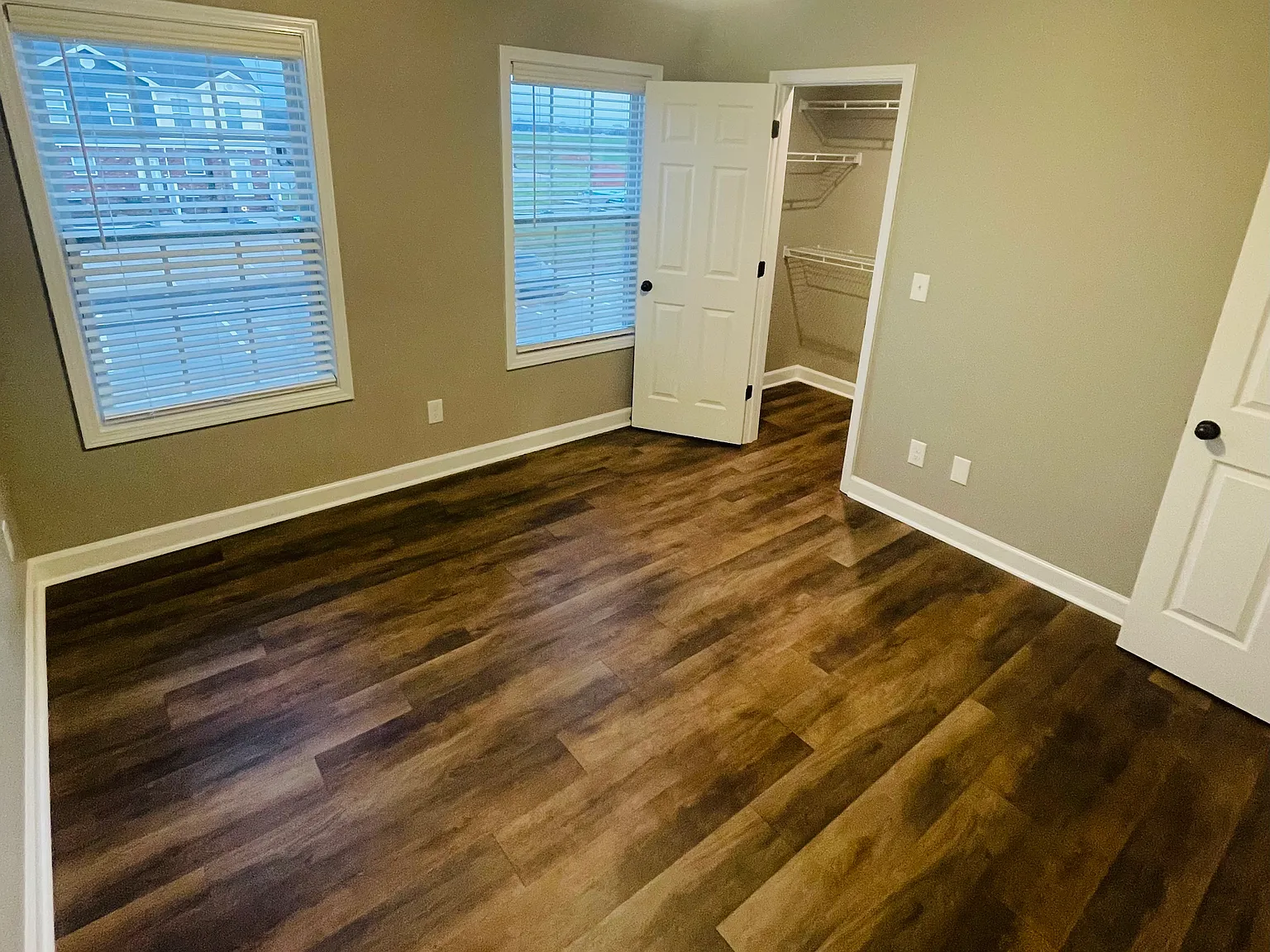 2 bed, 1.5 bath, 1200 sqft, $1,050 — Photo 4