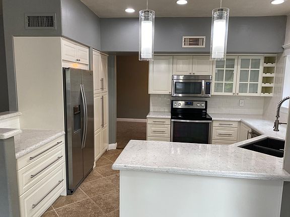 4th image of 1511 E Beacon Dr