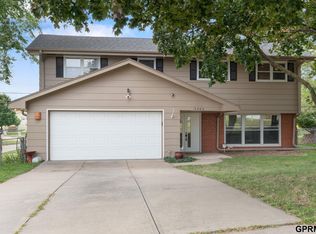 5406 N Oaks Blvd, Omaha, NE 68134
