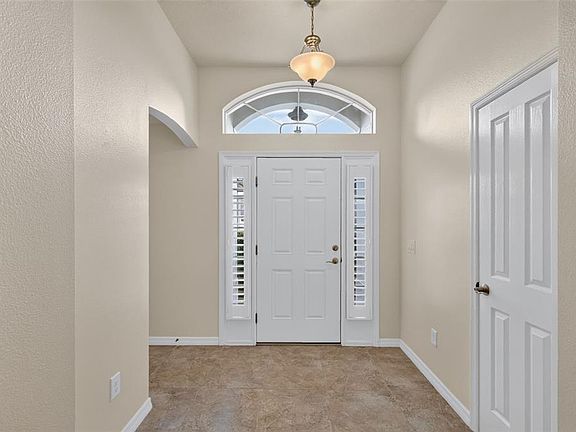 3rd image of 3376 MAYFLOWER LOOP