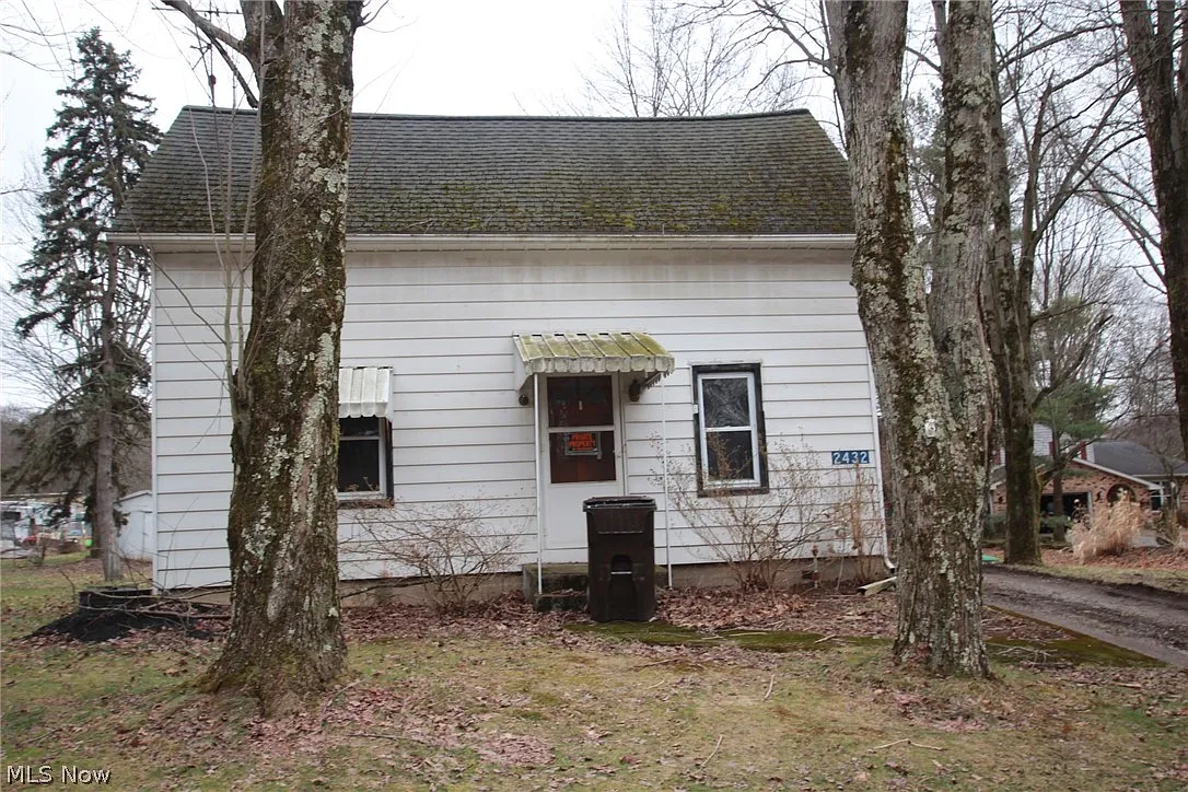 2432 Cadwallader Sonk Rd photo 1