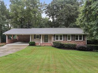 2731 Hunting Hill Ln, Decatur, GA 30033