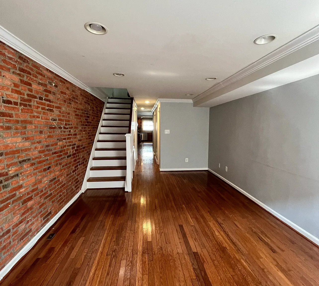 2 bed, 2.5 bath, 1600 sqft, $2,800 — Photo 2