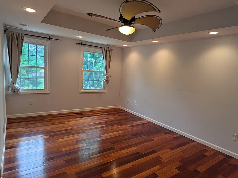 Streamvale Cir — Photo 33