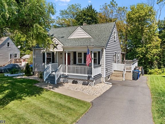 2nd image of 41 N Riverview Rd