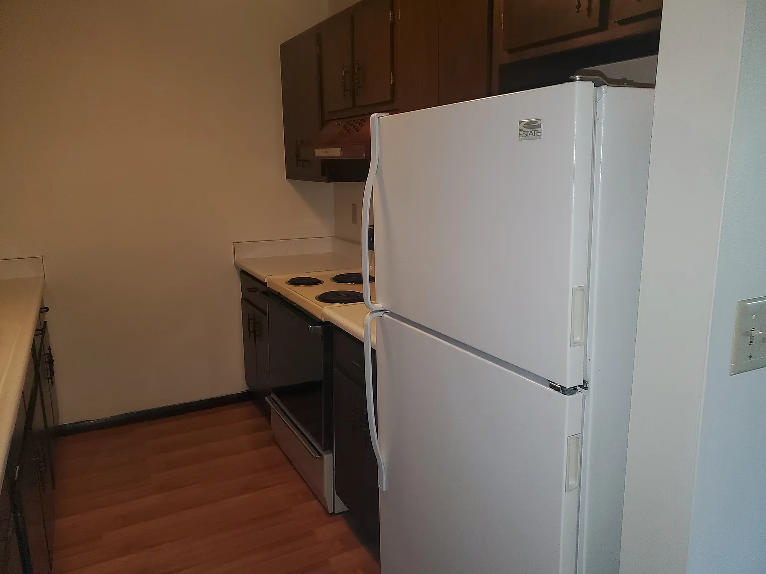 2 bed, 1.5 bath, 850 sqft, $1,250 — Photo 2