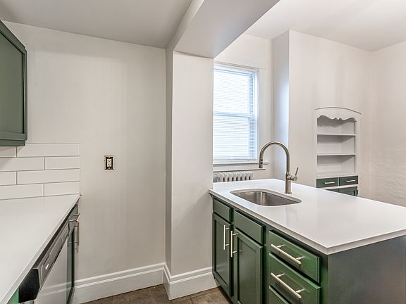 2nd image of 1021 Portland St #1