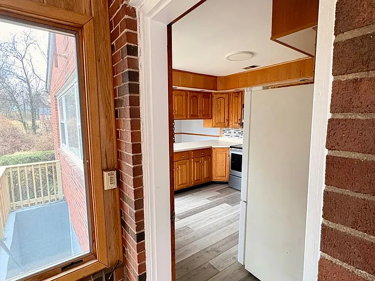 4311 Fitch Ave — Photo 3