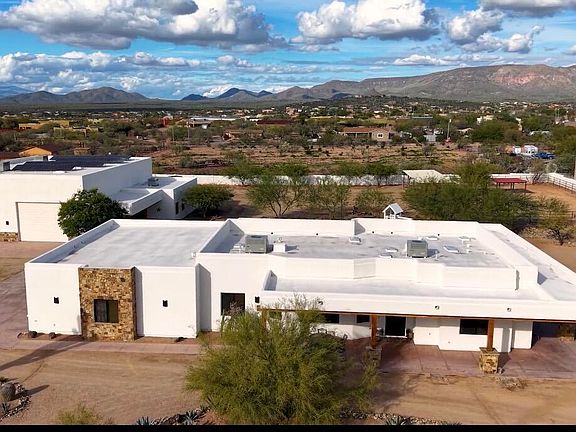 2nd image of 1520 E MAGELLAN Drive