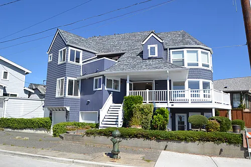 3504 Beach Dr SW Photo 1