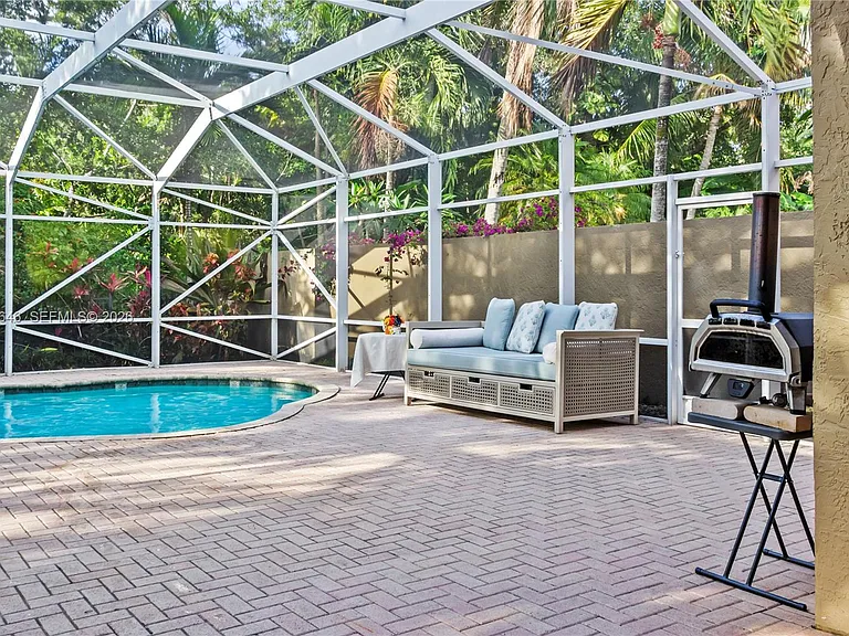 6885 NW 75th Pl — Photo 43