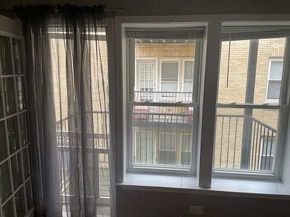 4th image of 6341 N Washtenaw Ave APT 2E