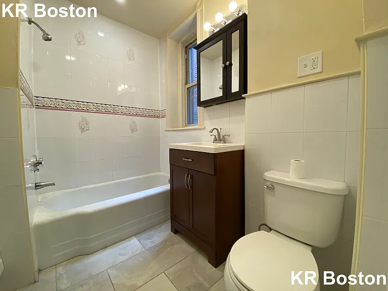 Harvard Ave — Photo 10