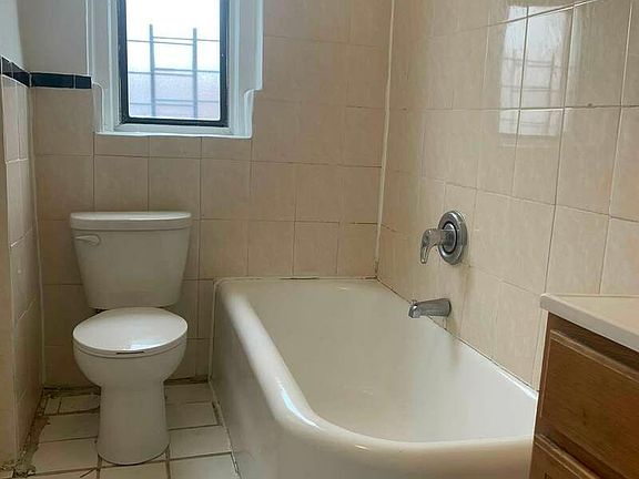 5th image of 183 W 238th St #41W