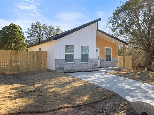 5811 Lake Granbury Trl, Granbury, TX 76048
