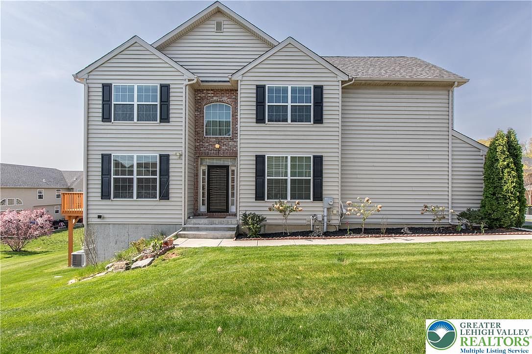 9659 Crescent Ln, Breinigsville, PA 18031 | Zillow