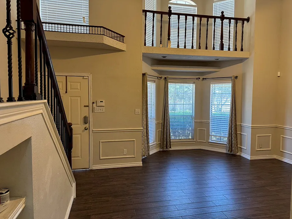 303 Trees Dr