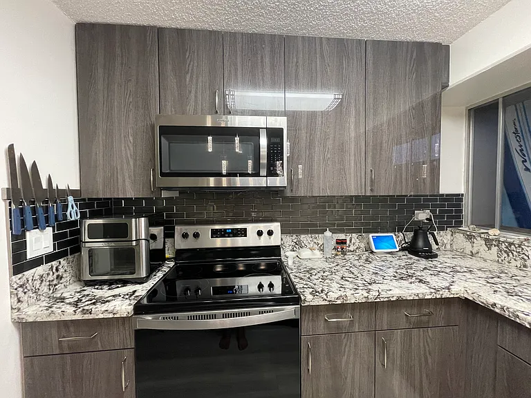 439 Keoniana St #202 — Photo 3