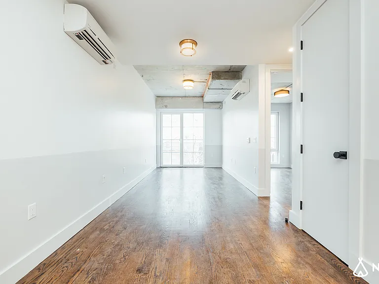 31-19 37th Ave #4B — Photo 3