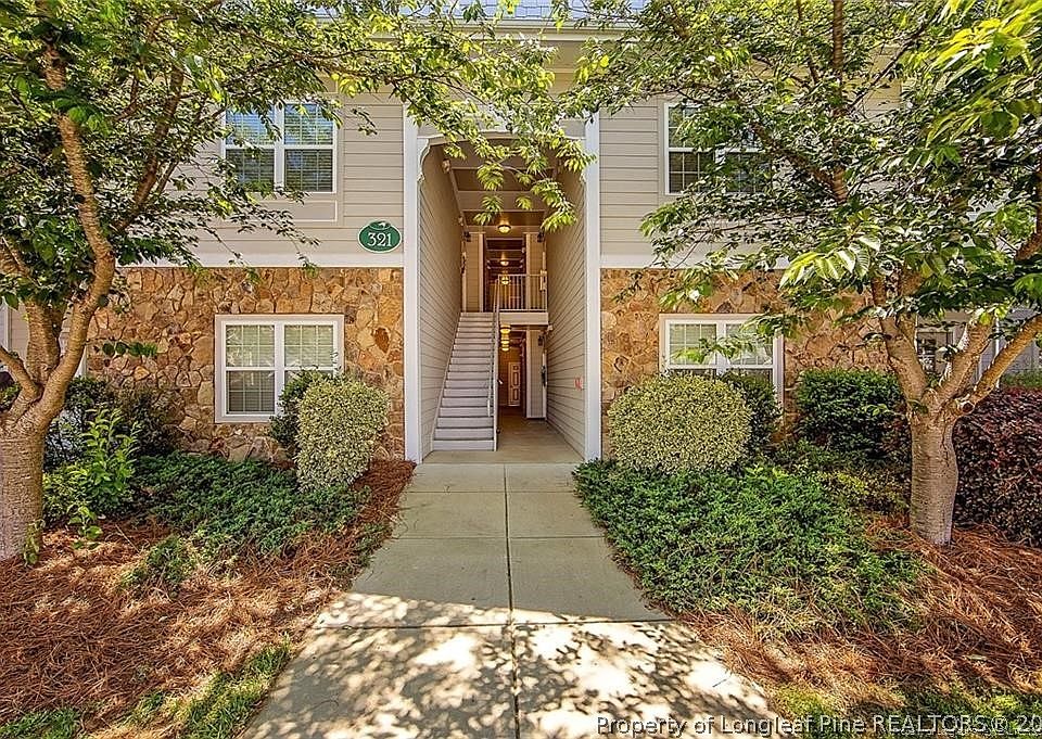 1st image of 321 Gallery Dr APT 102