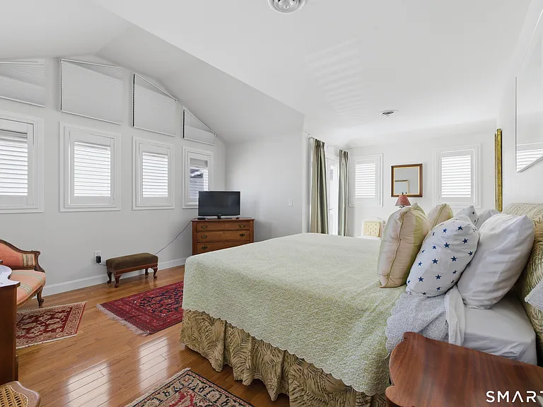 2 Miller St — Photo 17