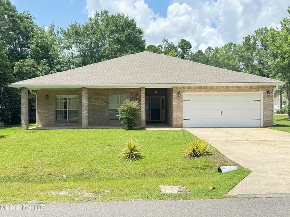 730 Ieke Cir, Diamondhead, MS 39525