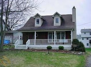 233 N Eagan Dr, Lake Orion, MI 48362