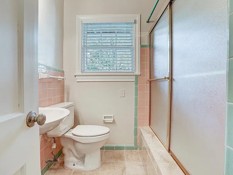 3709 Parkwood Dr — Photo 12