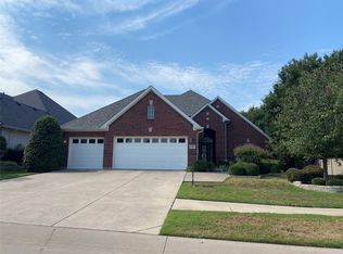 9909 Grandview Dr, Denton, TX 76207