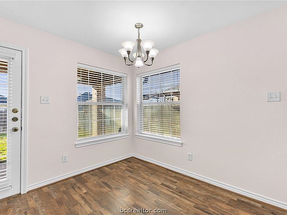 5th image of 1004 Gardenia St