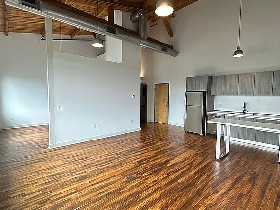 2nd image of 36 Cromwell St #409