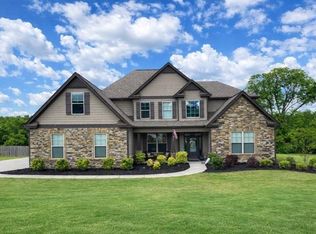 68 Mitchell Farm Dr, Sharpsburg, GA 30277