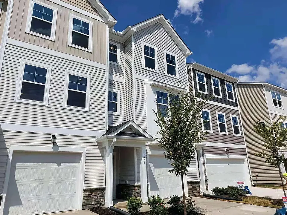 1076 Shoreside Dr