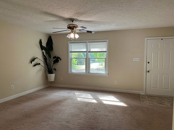 3rd image of 8420 Patrick Henry Blvd
