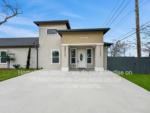 2041B Midlake Ln Photo 1