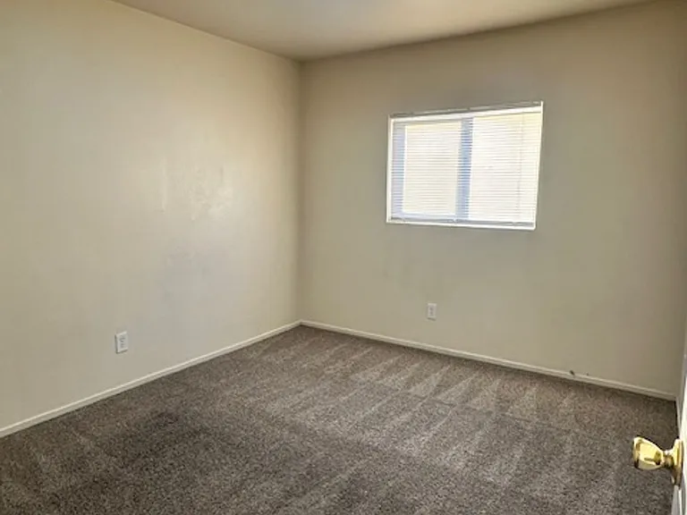 4920 Stanley Ave — Photo 8