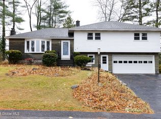 4 Arden Craig Dr, Albany, NY 12203