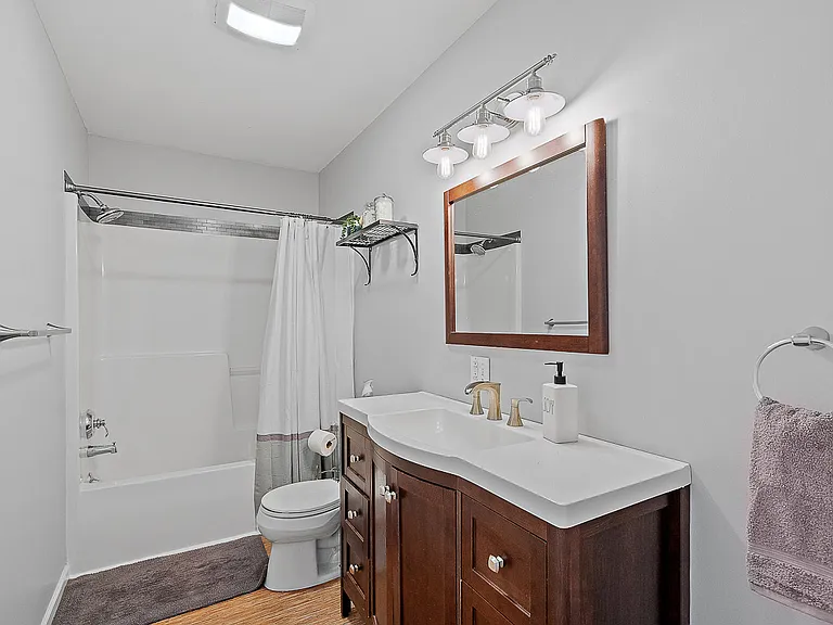 2nd floor full bath 2